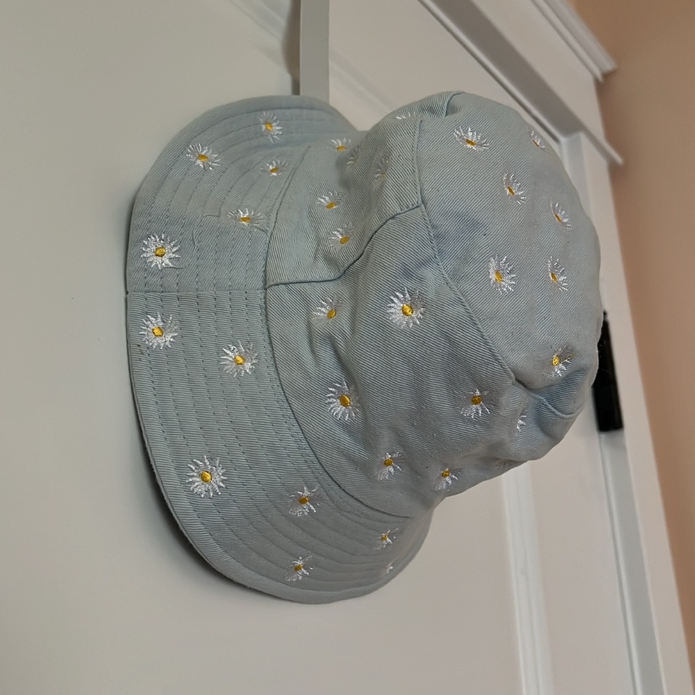 Daisy Bucket Hat - Picture 2 of 4